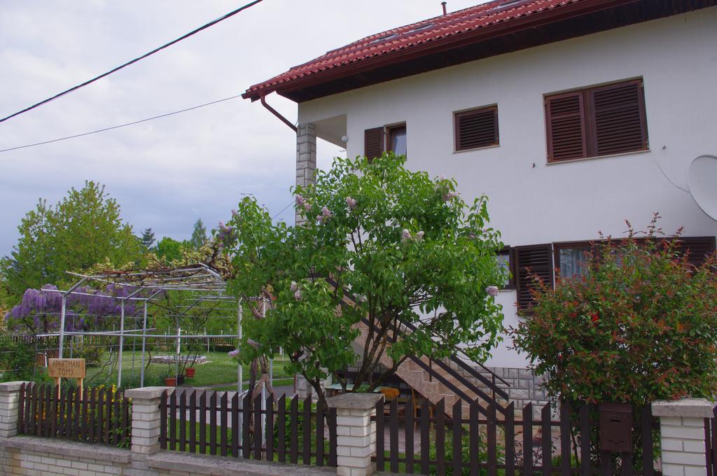 Apartment Tomy Slunj Luaran gambar