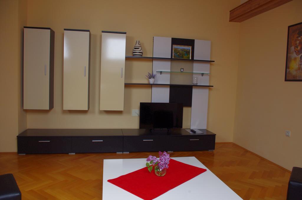Apartment Tomy Slunj Luaran gambar